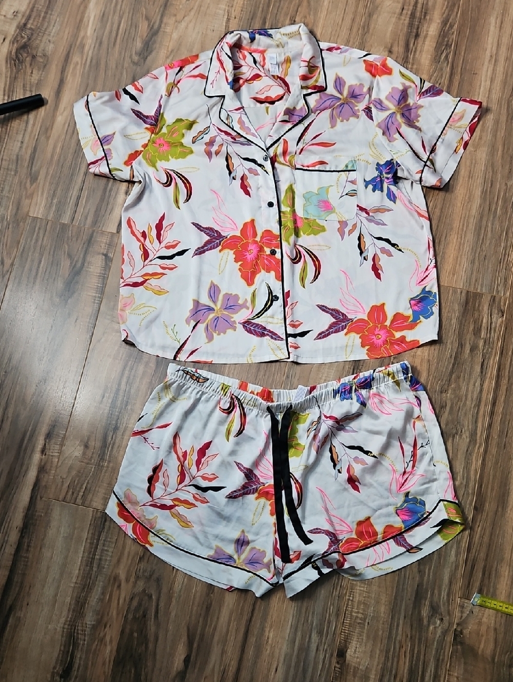 Stars Above Floral Two-Piece Pajama Set in White with Multicolor Flowers XXL